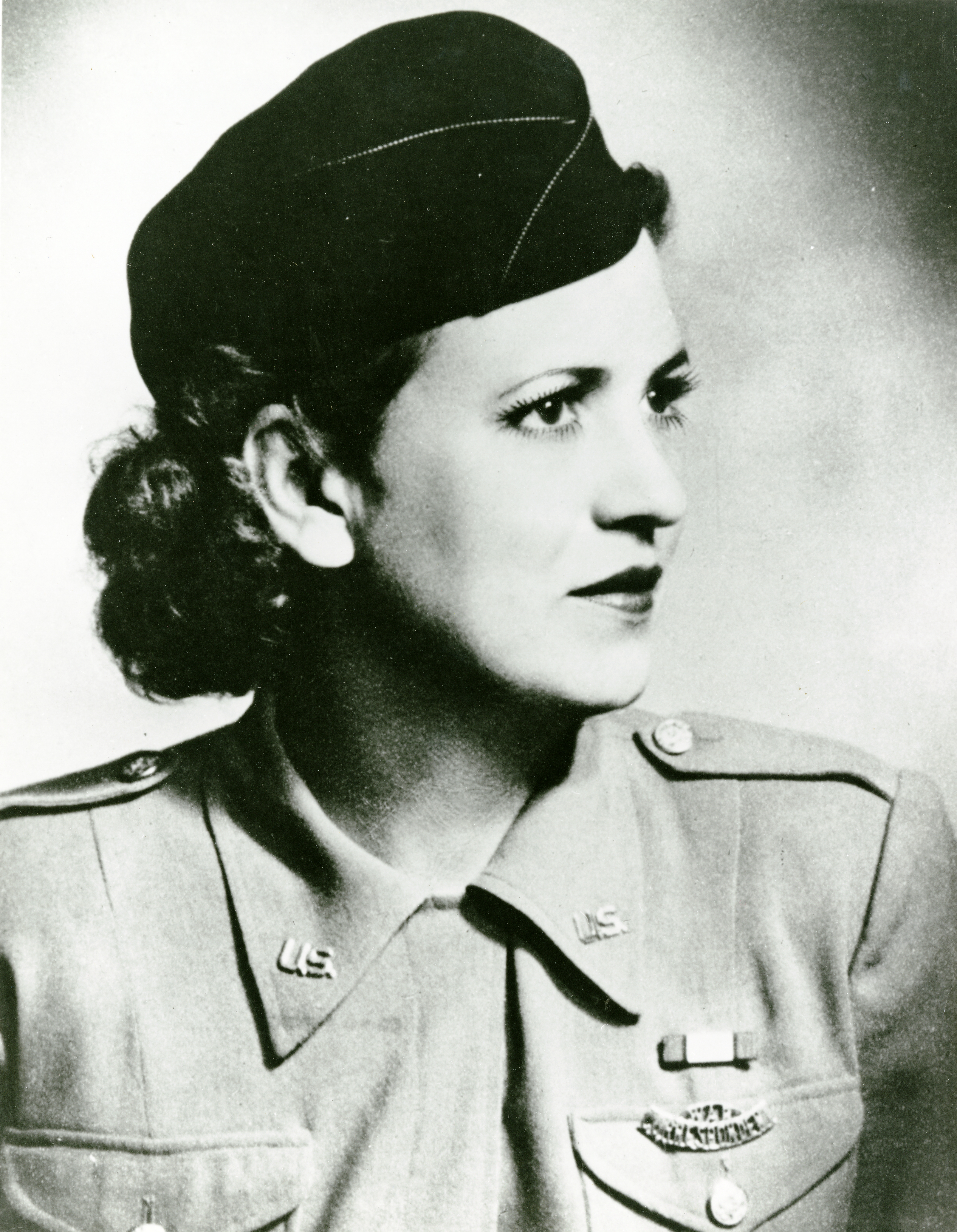 Black and white picture of Jacqueline Cochran